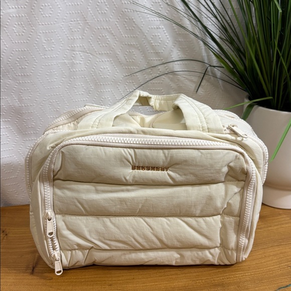 Bagsmart Handbags - Viral Bagsmart cosmetic bag toiletry bag